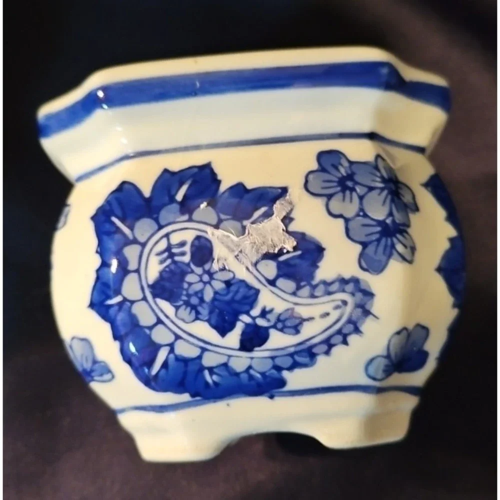 VTG Blue and white Footed Pot Planter 3.25